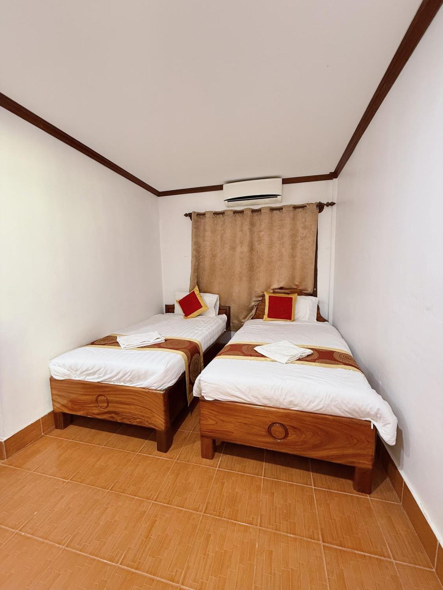 ואנג ויינג Vangvieng Sisavang Mountain View Hotel מראה חיצוני תמונה