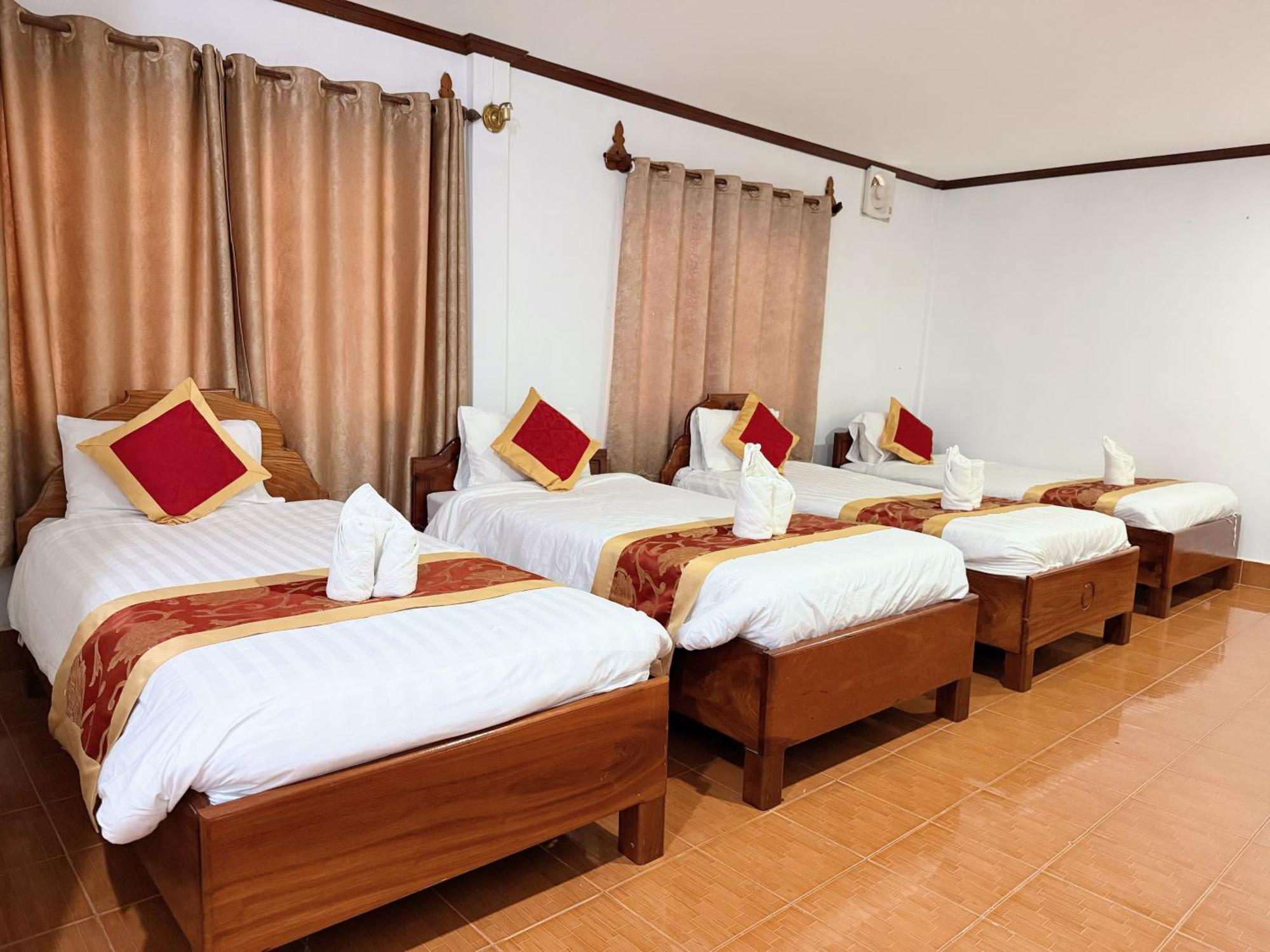 ואנג ויינג Vangvieng Sisavang Mountain View Hotel מראה חיצוני תמונה