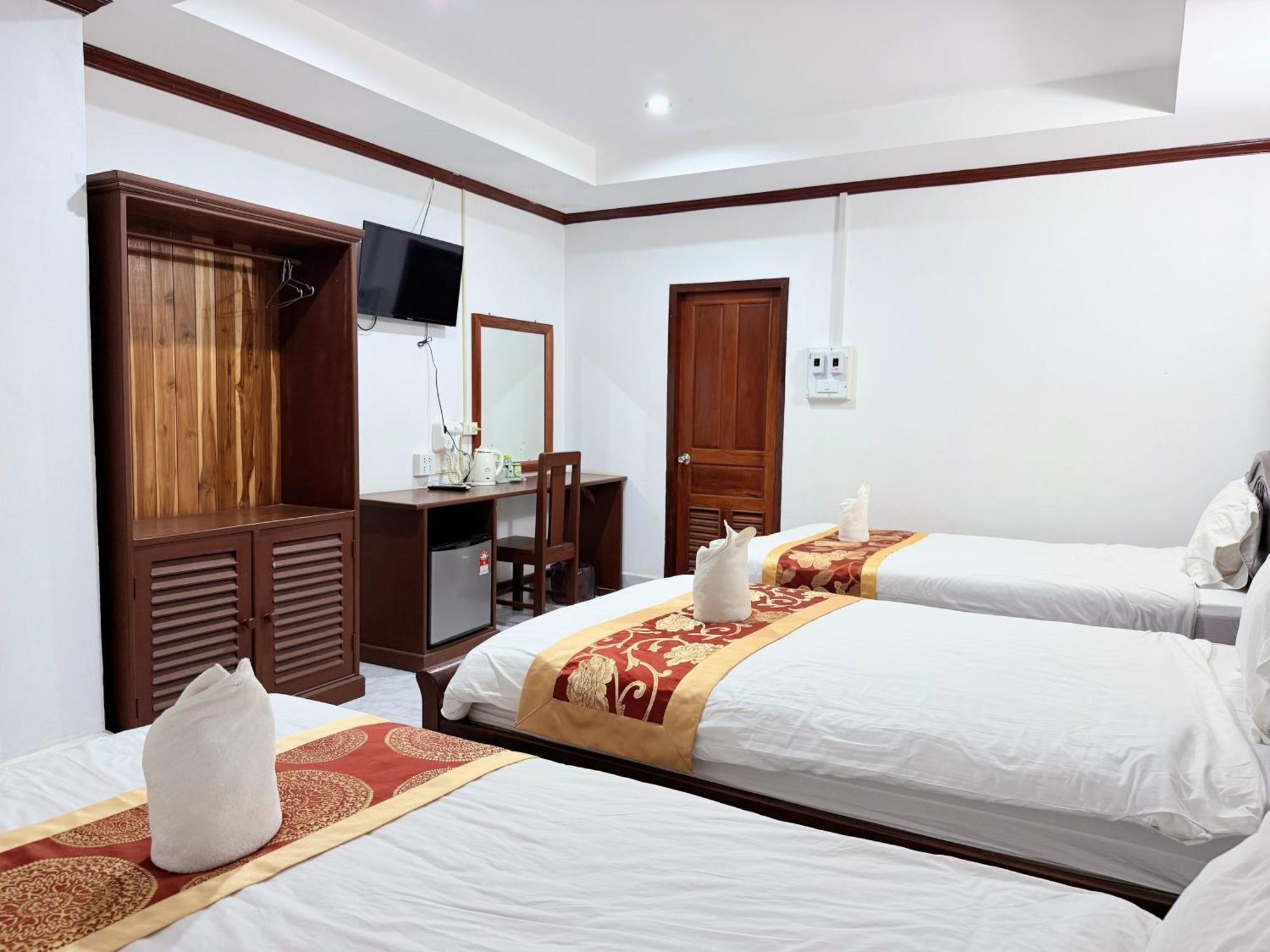 ואנג ויינג Vangvieng Sisavang Mountain View Hotel מראה חיצוני תמונה