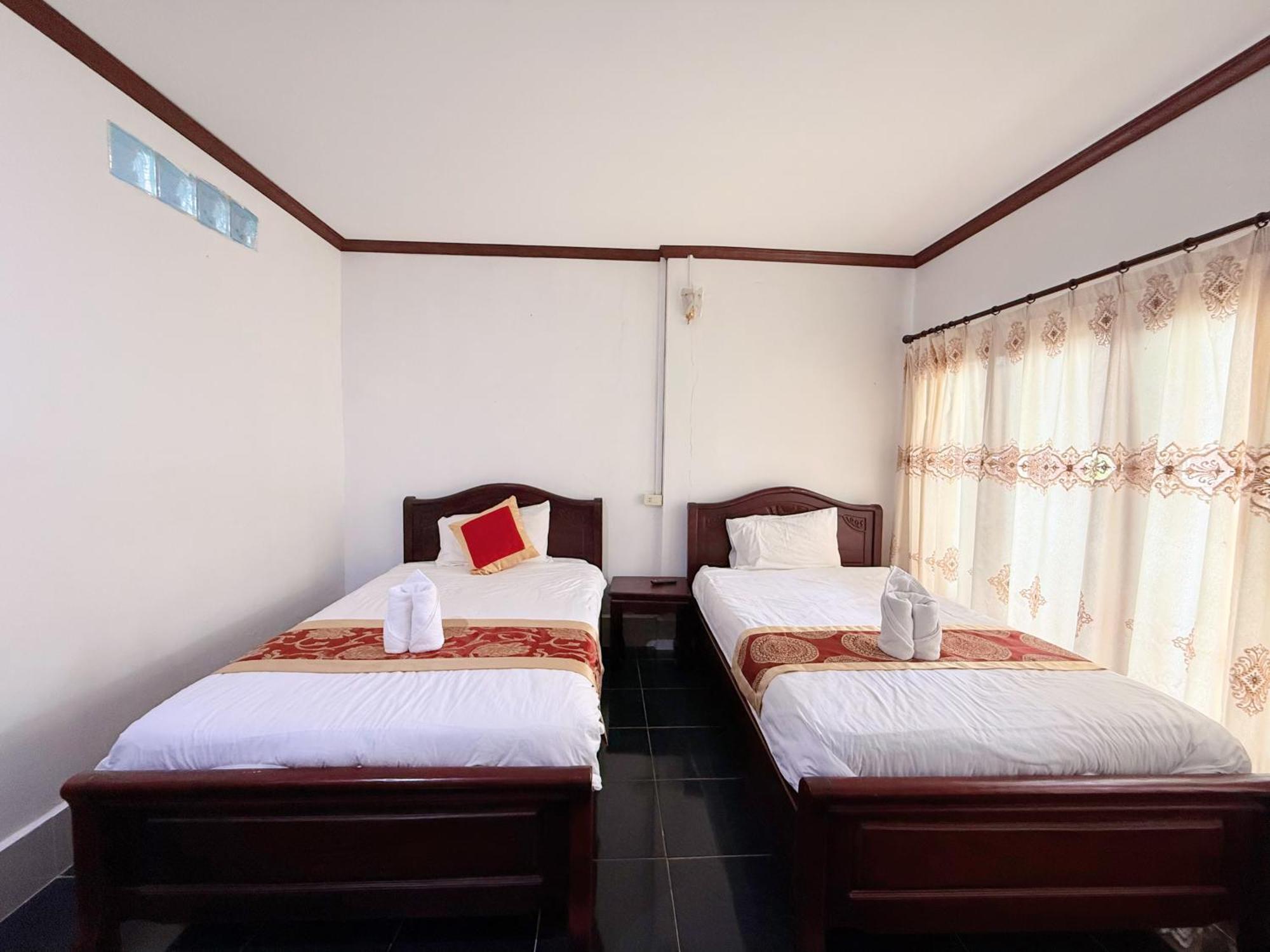 ואנג ויינג Vangvieng Sisavang Mountain View Hotel מראה חיצוני תמונה