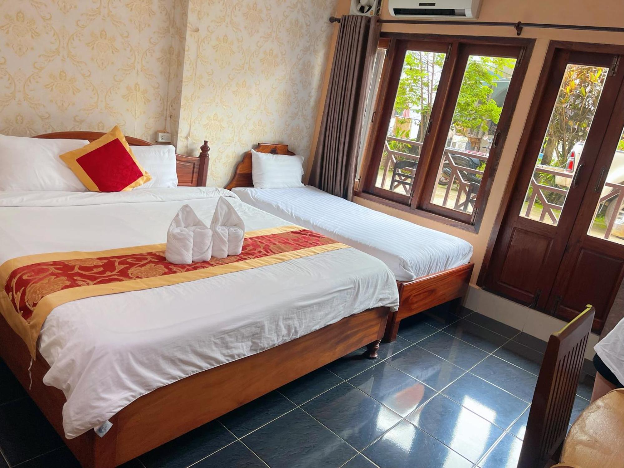 ואנג ויינג Vangvieng Sisavang Mountain View Hotel מראה חיצוני תמונה