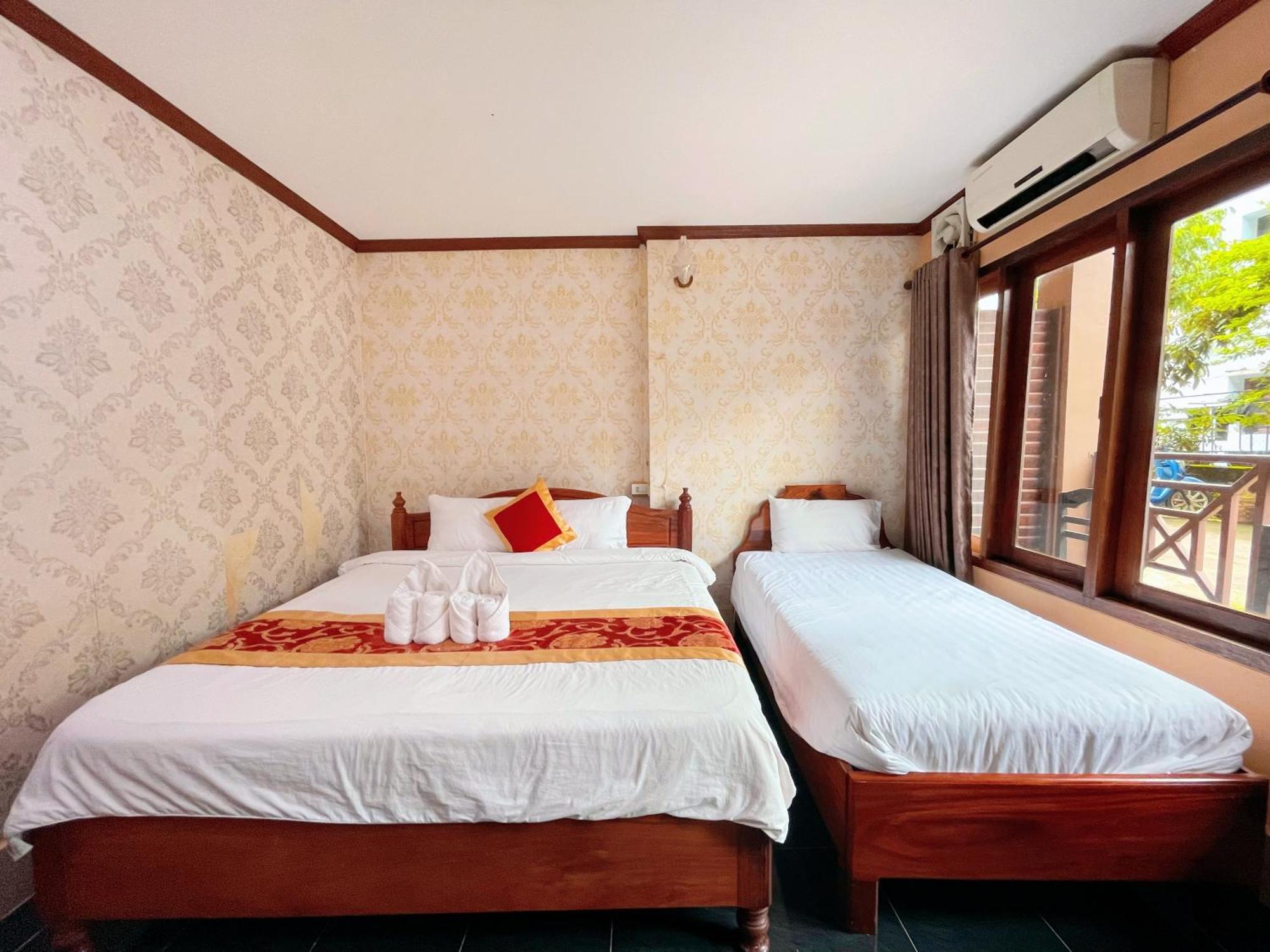 ואנג ויינג Vangvieng Sisavang Mountain View Hotel מראה חיצוני תמונה