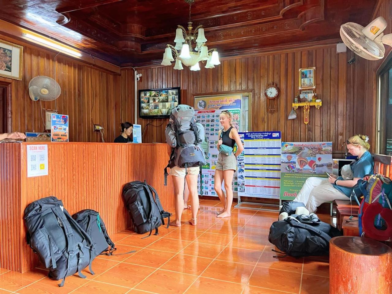 ואנג ויינג Vangvieng Sisavang Mountain View Hotel מראה חיצוני תמונה
