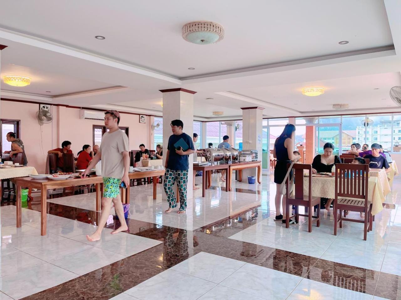 ואנג ויינג Vangvieng Sisavang Mountain View Hotel מראה חיצוני תמונה