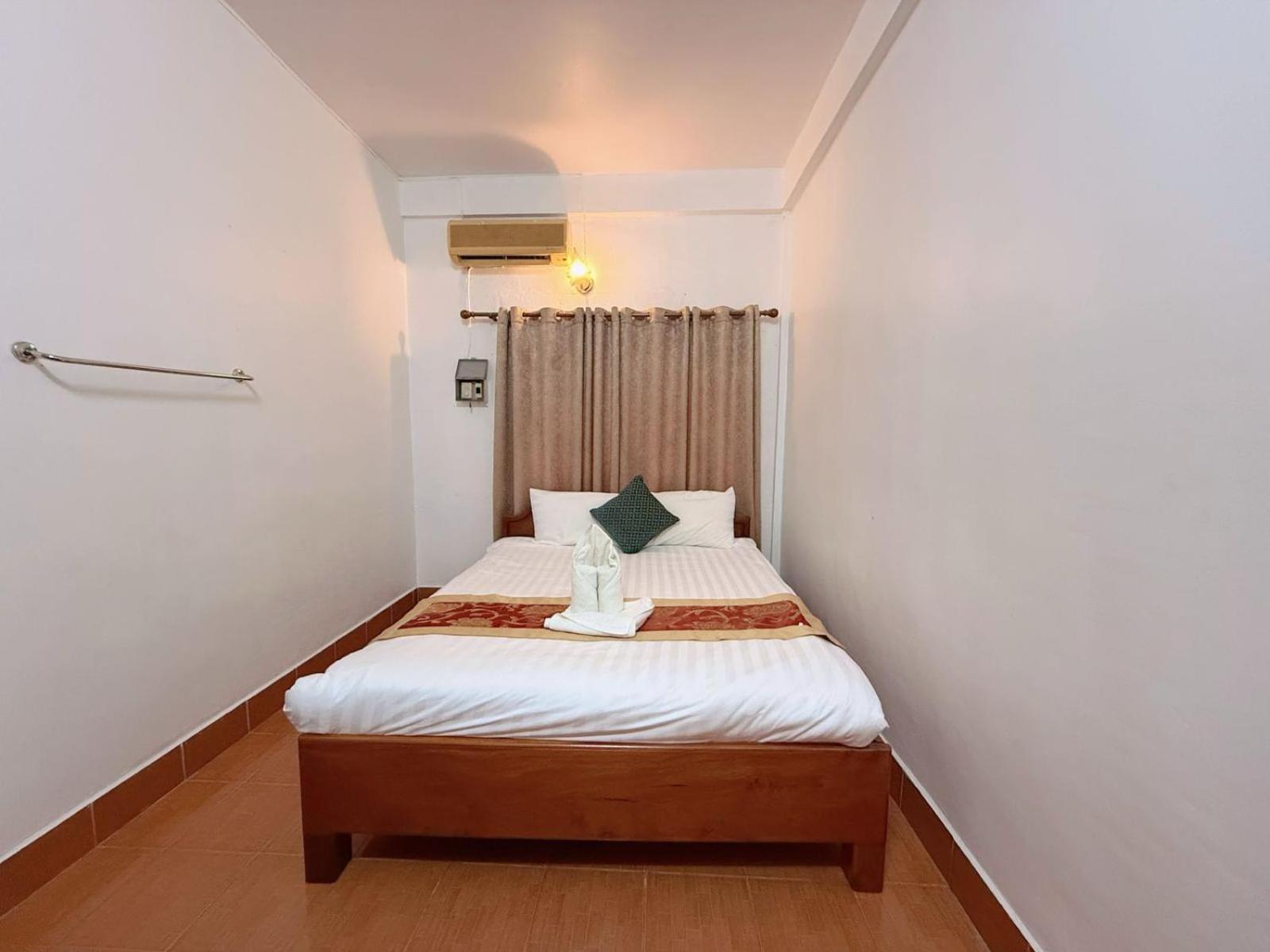 ואנג ויינג Vangvieng Sisavang Mountain View Hotel מראה חיצוני תמונה