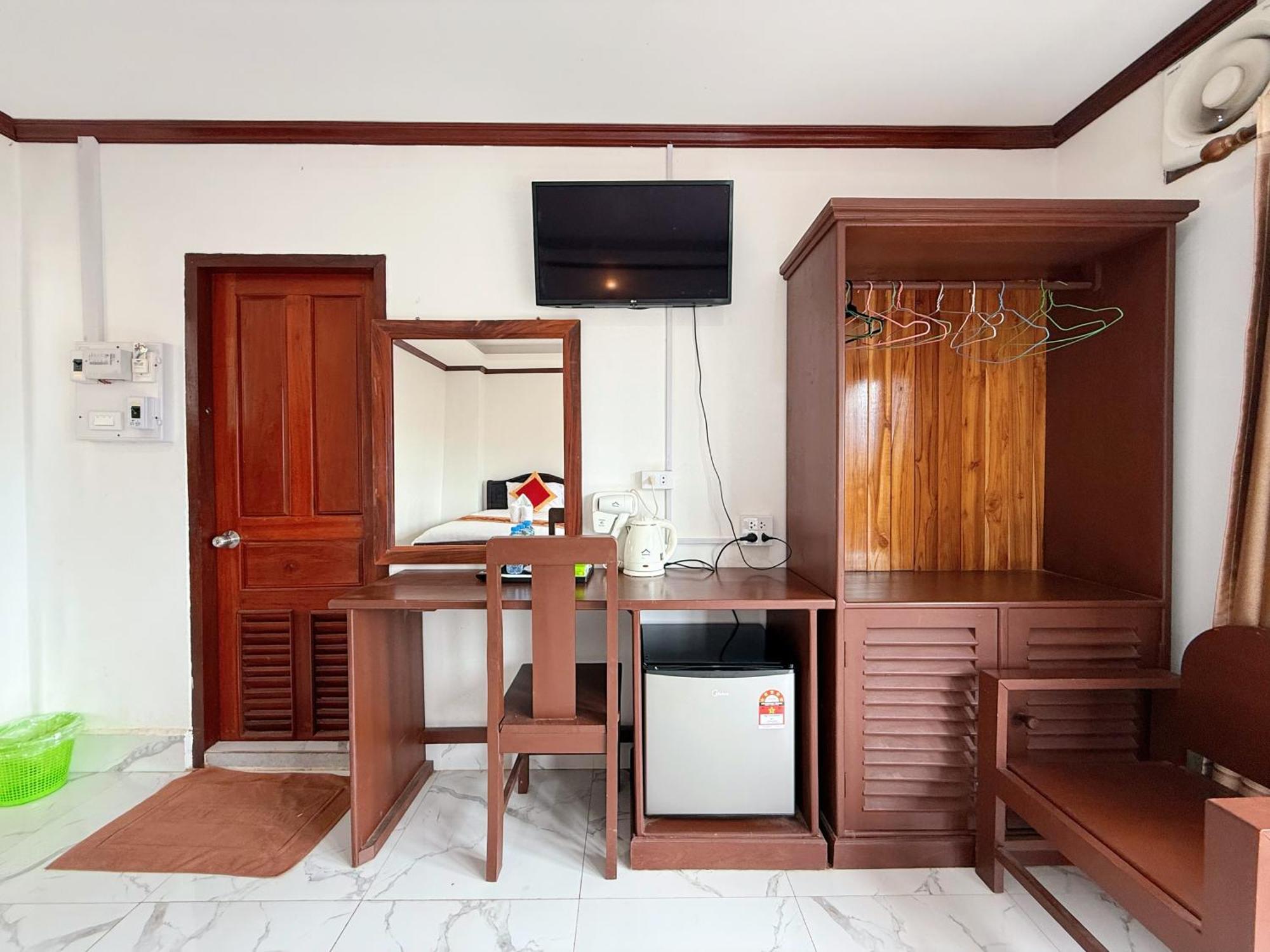 ואנג ויינג Vangvieng Sisavang Mountain View Hotel מראה חיצוני תמונה