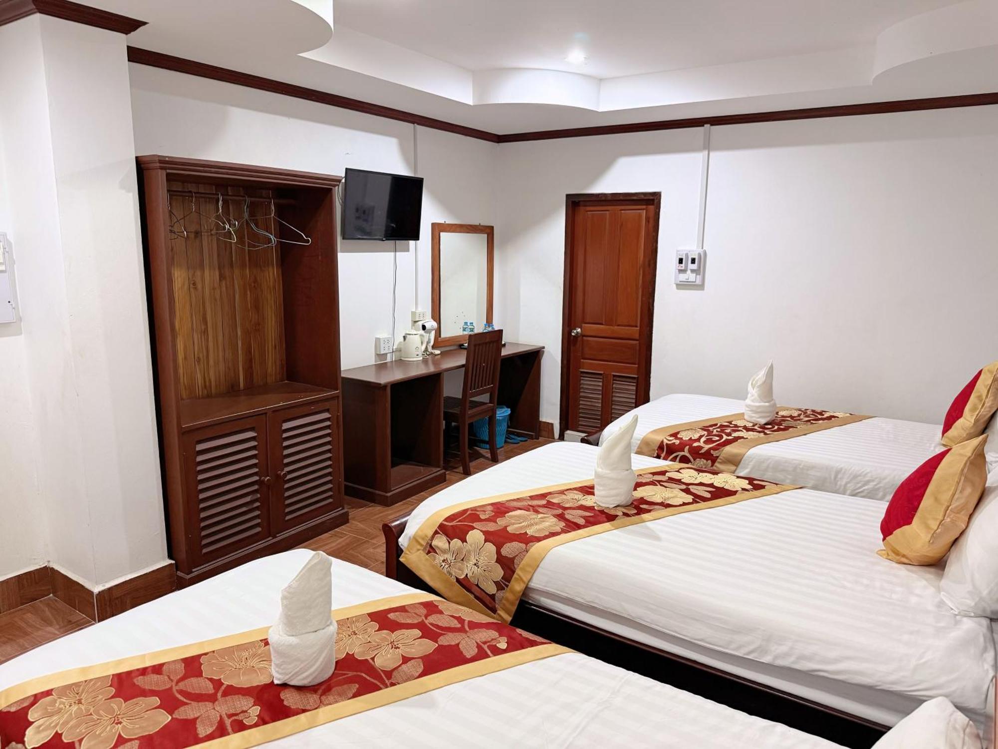 ואנג ויינג Vangvieng Sisavang Mountain View Hotel מראה חיצוני תמונה