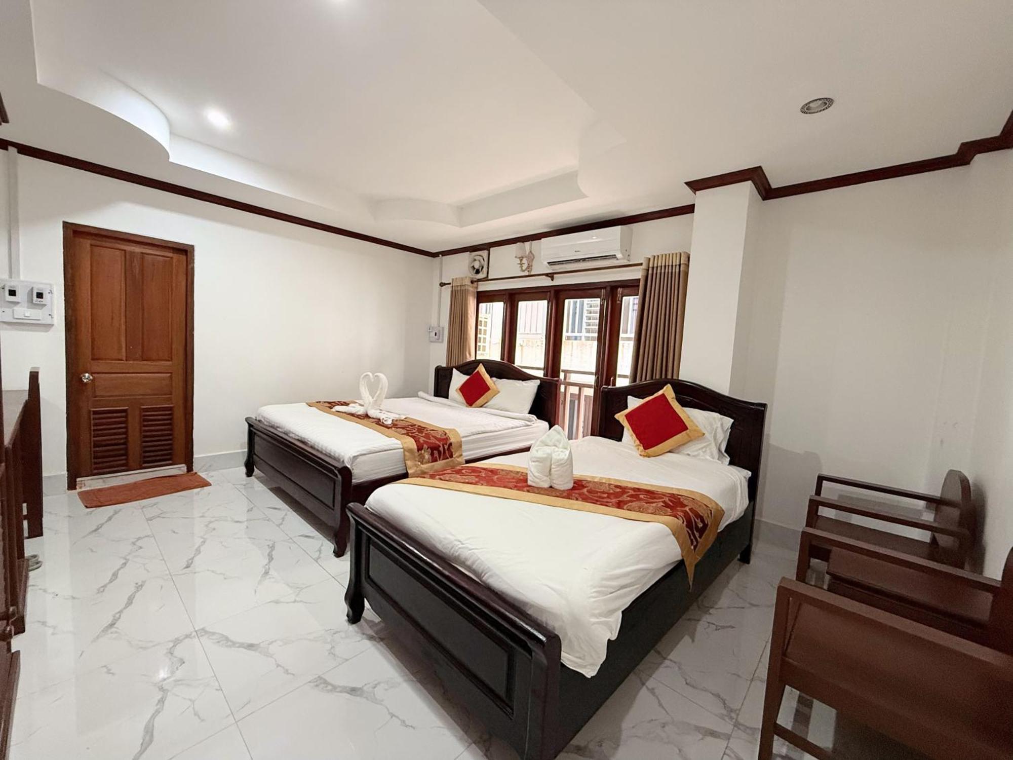 ואנג ויינג Vangvieng Sisavang Mountain View Hotel מראה חיצוני תמונה